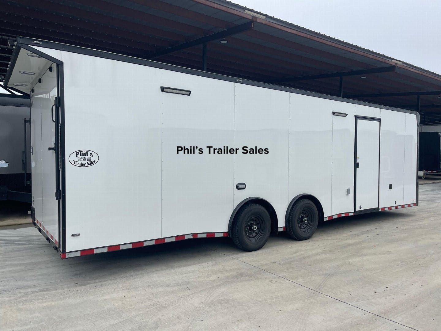 8.5X28 RACE TRAILER BATHROOM PACKAGE, ESCAPE DOOR & ELECTRIC JACK!