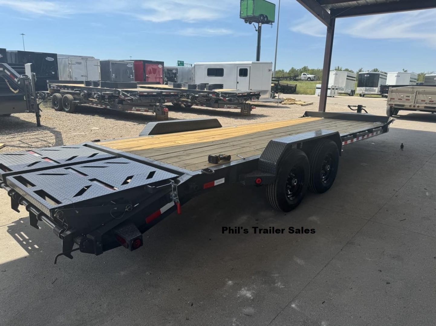 24′ Iron Bull IRON BULL Equipment Trailer4