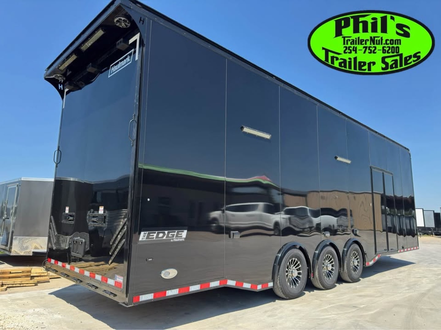 Haulmark NEW 85X32 EDGE ENCLOSED SPRINT RACE TRAILER CAR HAULER Car / Racing Trailer