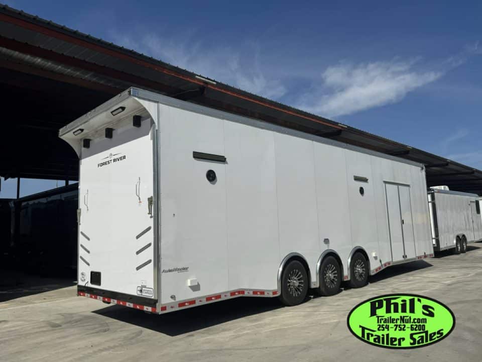 CONTINENTAL CARGO NEW 85X32 ENCLOSED RACE CAR TRAILER LATE MODEL RAMP OVERS TRAILER CAR HAULER CARGO TRAILERS Car / Racing Trailer