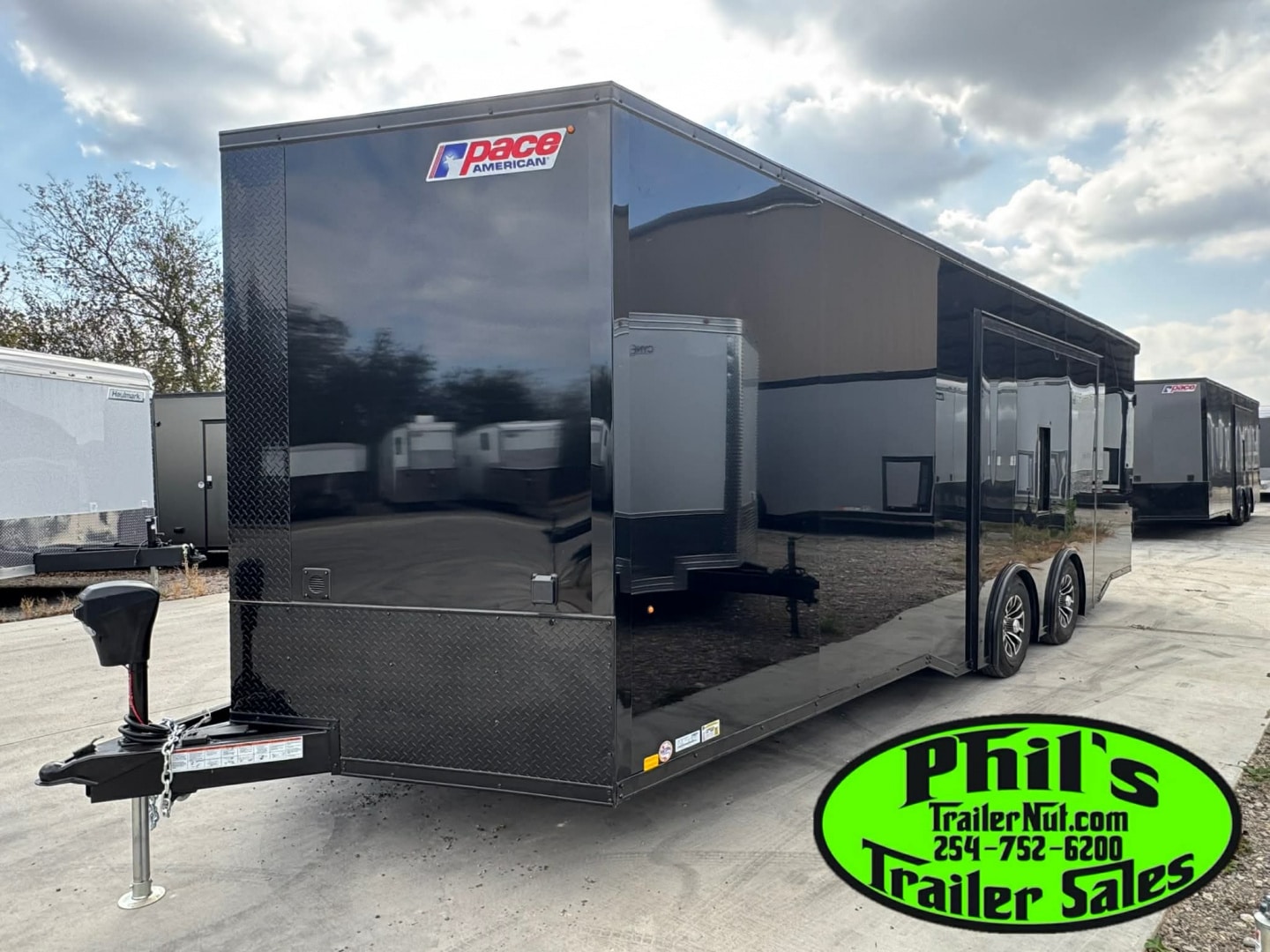 Pace American 8.5X24 RACE TRAILER FULL ESCAPE DOOR WITH REMOVABLE FENDER Car / Racing Trailer