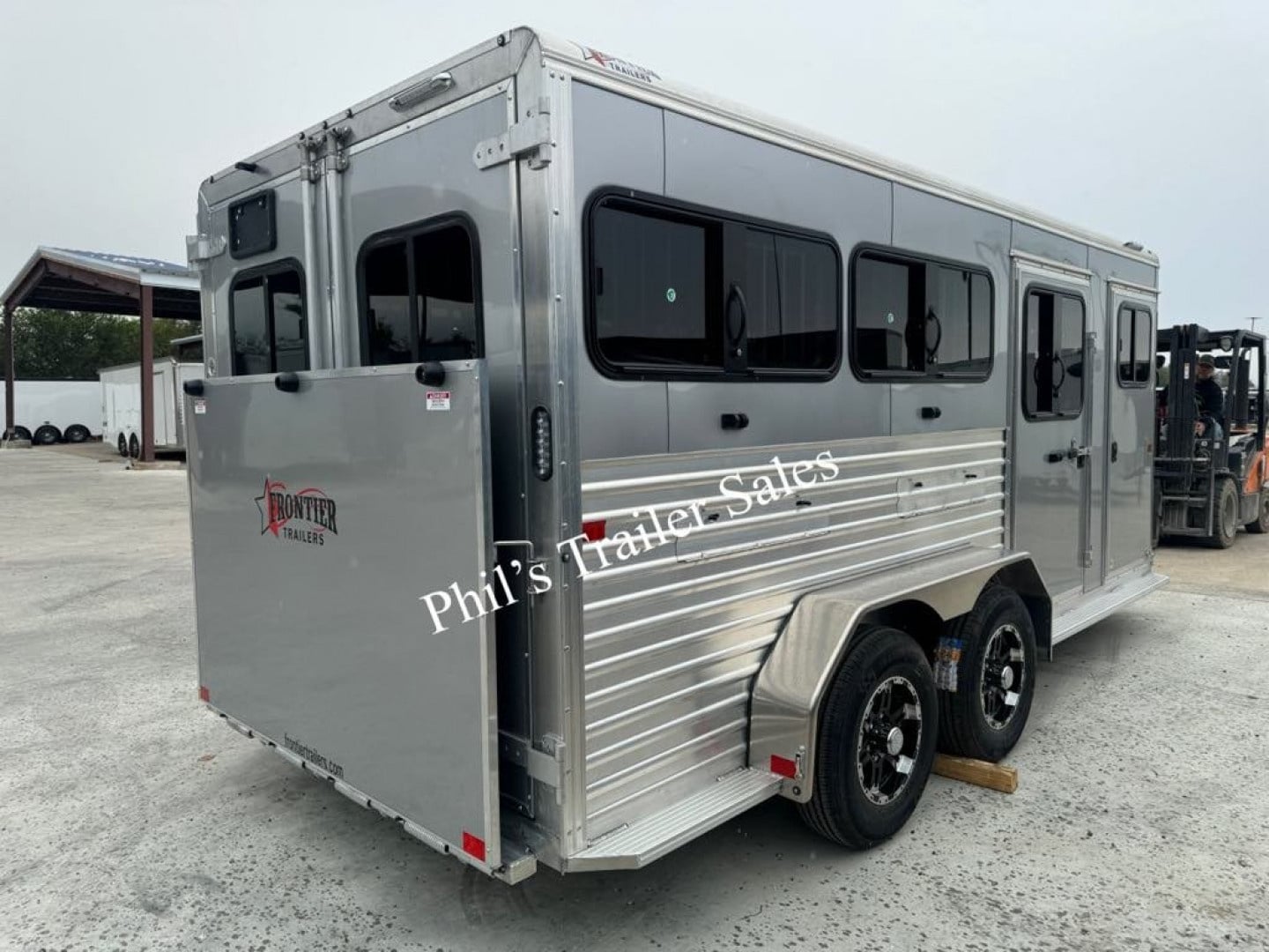 Frontier Trailers 6 PEN LOW PRO LIVESTOCK TRAILER Stock / Stock Combo Trailer LAST 1 AT THIS PRICE! GET IT BEFORE IT’S GONE!