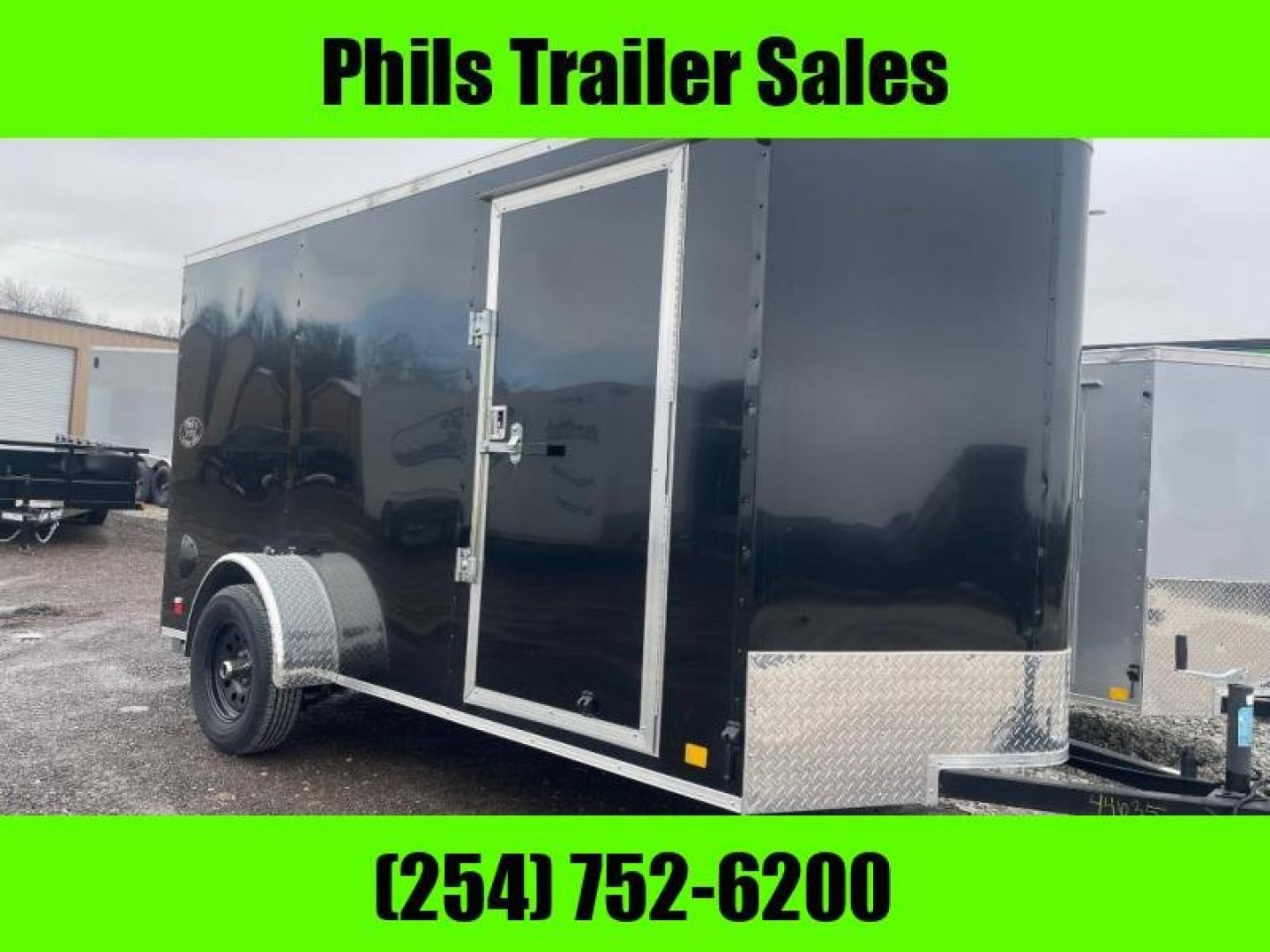 CONTINENTAL CARGO NEW 6X12 V-NOSE ENCLOSED TRAILER CARGO TRAILERS Cargo / Enclosed Trailer DELUX