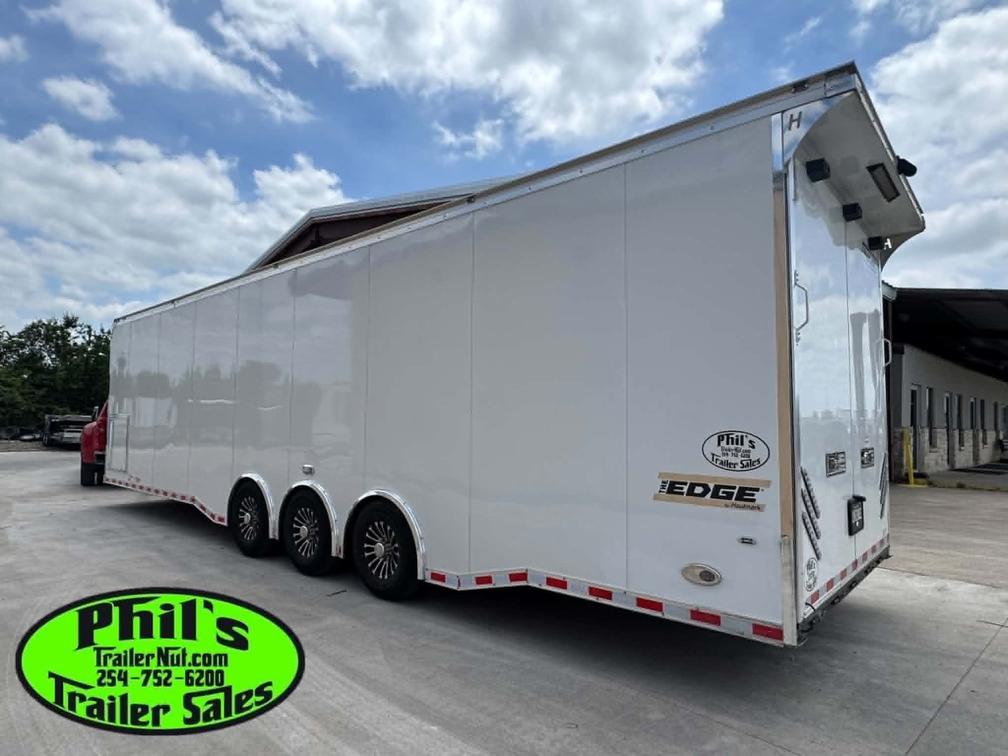 2023 Haulmark Trailers – 8.5X34 EDGE PRO RACE TRAILER ENCLOSED CAR HAULER 2 AC UNITS & EXTRA HEIGHT 7’10” INTERIOR!