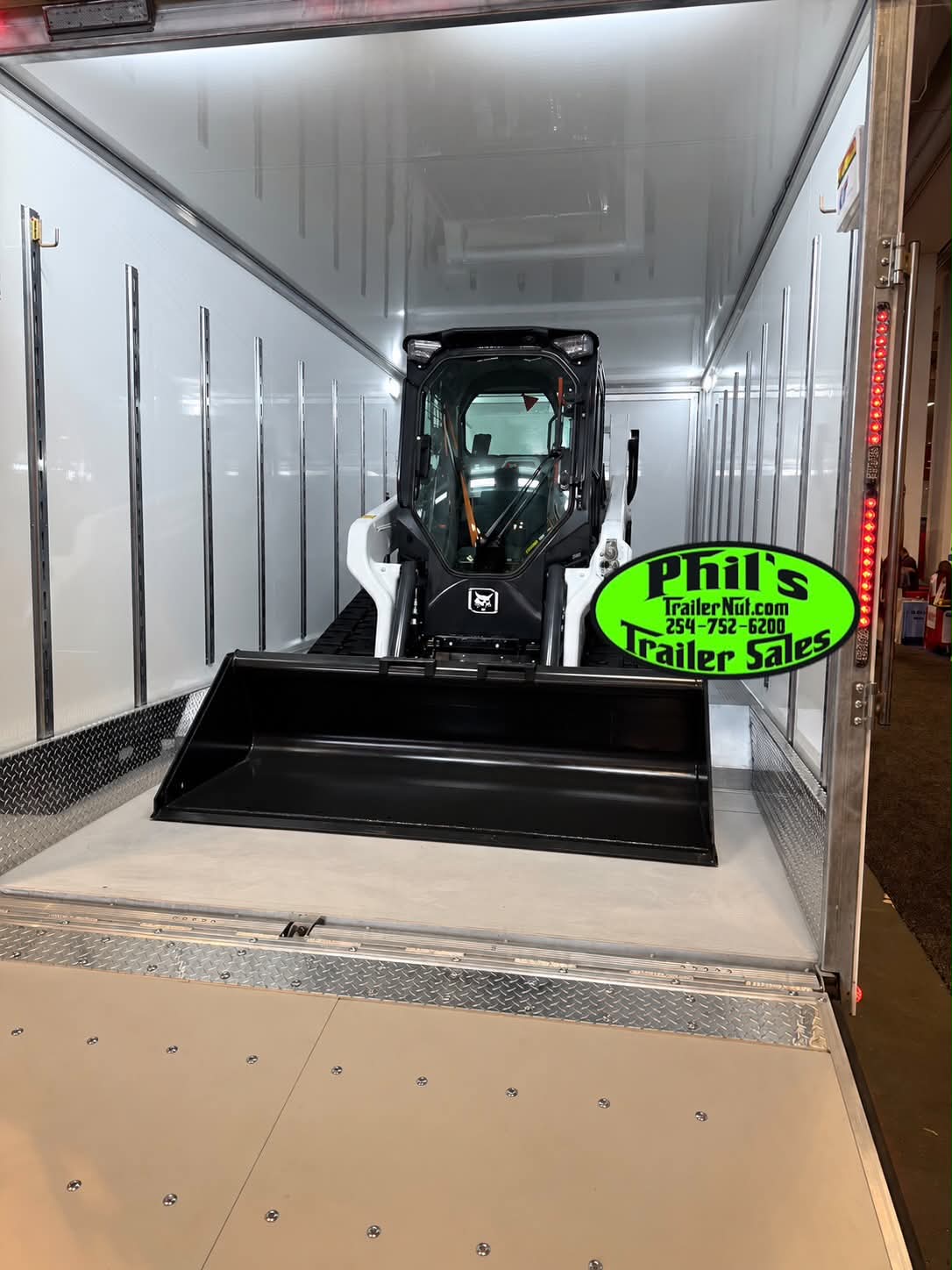 2026 Cell Tech Trailers 8.5X20 ENCLOSED TRAILER CABLE-LESS RAMP DOOR &10K RATED RAMP DOOR! GREAT FOR SKID STEER Cargo Trailers